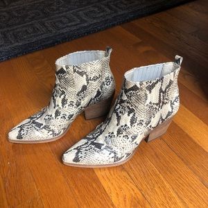 Sam Edelman Winona Snake Booties